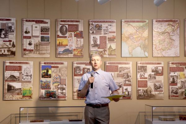 Организовываем экскурсию по выставке «Н.К.Рерих. Вехи духовного пути»