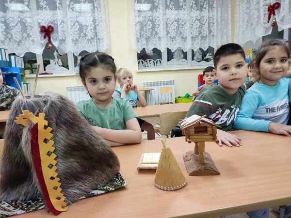Тематическое занятие "Хозяйственные и жилые постройки хантов"