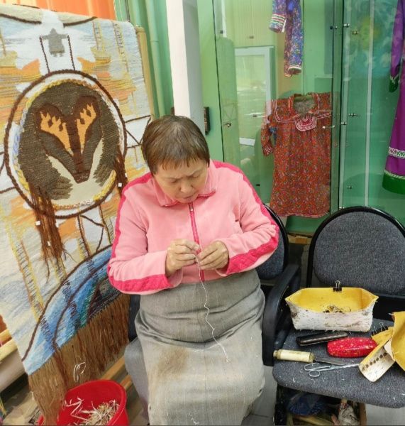 Наша Татьяна Семёновна трудится не покладая рук!