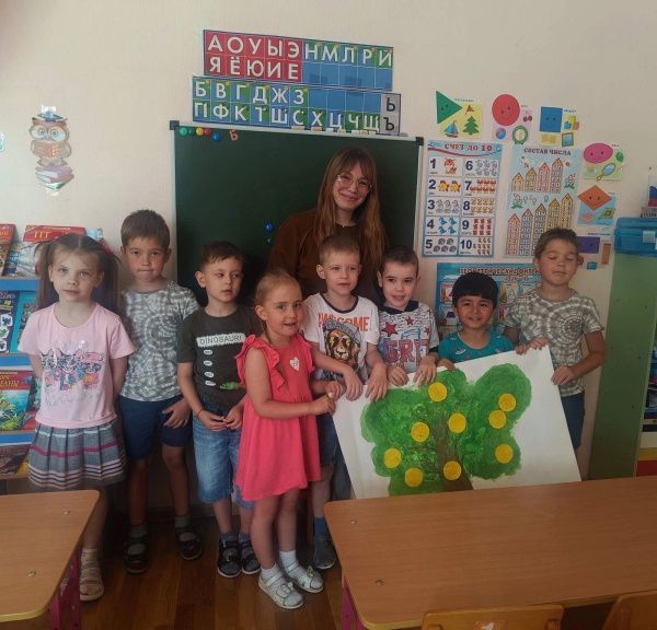 Наступило лето, время новых открытий, новых знакомств и просто хороших и теплых дней!