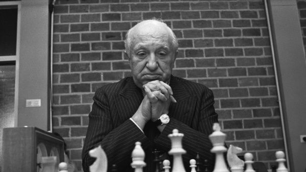 Рубрика «Занимательные шахматы» от 08.11.2021