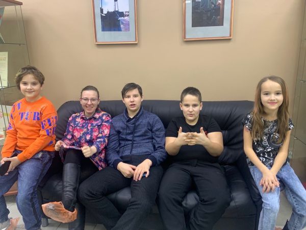 Накануне группа детей и взрослых посетила выставку «Мегион! Разведка! Нефть!» МАУ «Экоцентр»