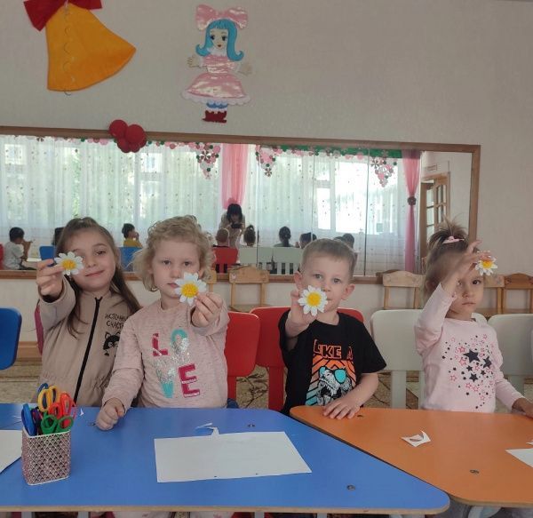 Ромашка - символ семьи, любви и верности