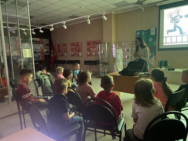 Тематическая экскурсия с элементами интерактива «Путешествие в мир кино»