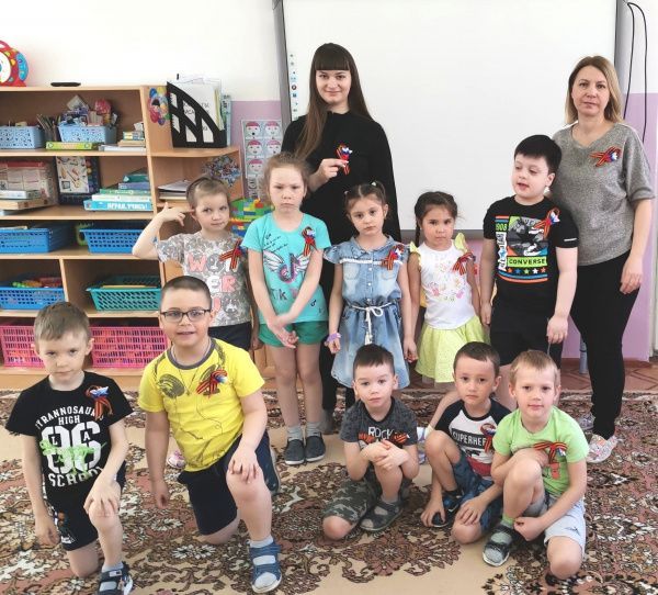 Патриотическое занятие «Брошь из георгиевской ленты»